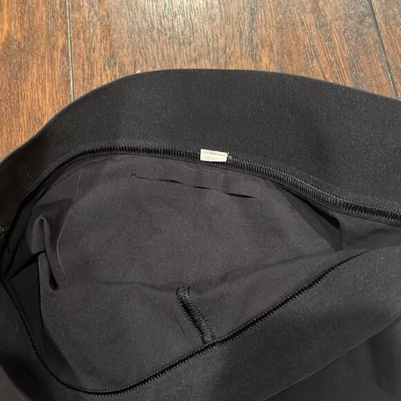 Lululemon To The Beat Crop black size 6 in EUC reflective soulcycle lululemon - Picture 7 of 11